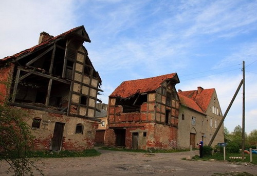 Эта уродливая нищая варварская Европа.