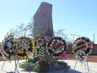 На российской базе в Армении открылся памятник Михаилу Калашникову