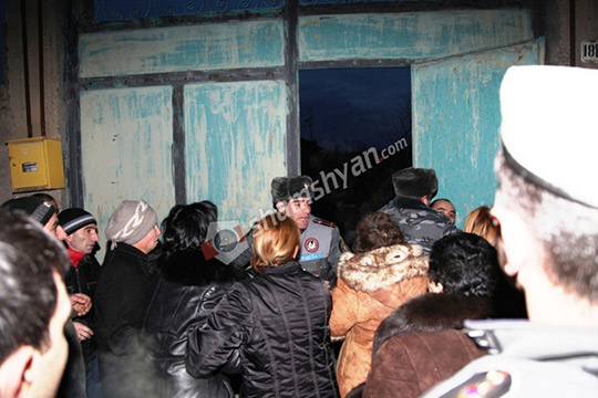 Столкновение между родственниками убитых в Гюмри и полицейскими