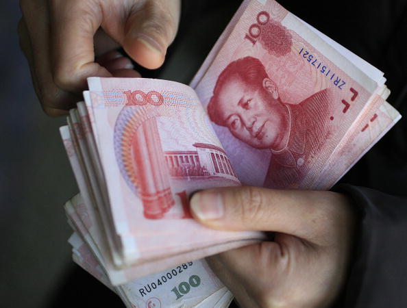 В Китае сто тысяч чиновников наказали за роскошный образ жизни