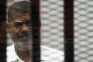 Мурси предстал обвиняемым на новом процессе о шпионаже