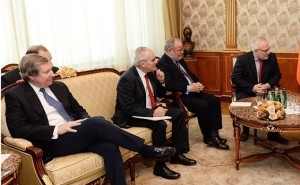 США продолжат сотрудничество с Россией в Минской группе по Карабаху: Джеймс Уорлик