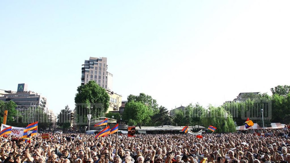 Народ готов вынудить власть Армении провести внеочередные выборы: Гагик Царукян