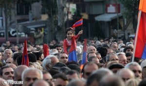 В Ереване начался митинг оппозиции ( Прямая трансляция)