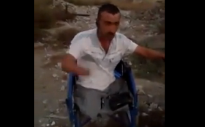 Азербайджанский ветеран-инвалид сжег подаренное властями инвалидное кресло