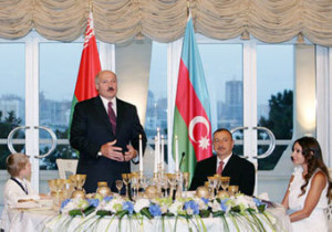 Батька готов сотрудничать с Азербайджаном по всем направлениям