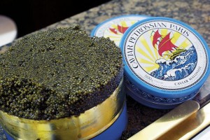 Золотая ложечка для Caviar Petrossian...