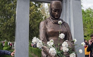 В Ереване открылся памятник детям блокадного Ленинграда