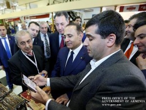 Овик Абраамян посетил выставку «Произведено в Армении»