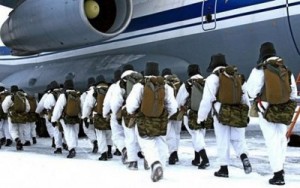 Армянские десантники высадятся на льдину в Арктике