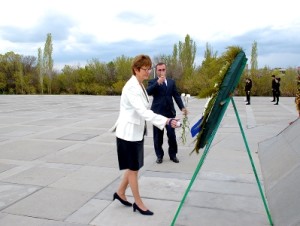 Анн Брассер посетила мемориальный комплекс «Цицернакаберд»