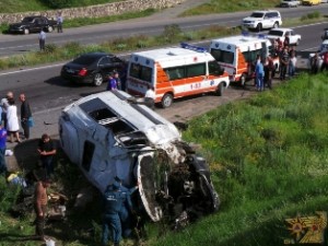 В ДТП на дороге Ереван-Севан пострадали семь человек