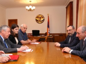 Французские парламентарии прибыли в Карабах для наблюдения за выборами