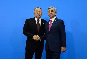 Президент Армении поздравил Назарбаева с переизбранием