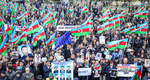 Многотысячный митинг в Баку: "Стоп политическим репрессиям!", "Подписать ассоциативное соглашение с ЕС"