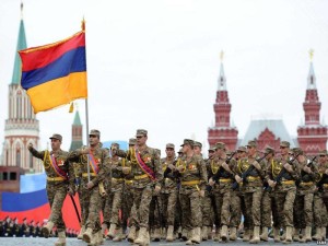Отдельный полк охраны ВС Армении промаршировал на Параде Победы в Москве