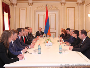 Спикер парламента Армении принял парламентскую делегацию Нидерландов