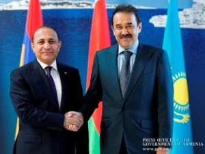 Премьер Армении в Казахстане подписал ряд соглашений