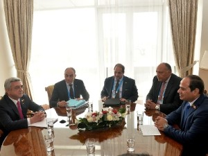 Саргсян и Сиси провели переговоры в Москве