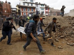 Три человека погибли, более 300 пострадали при землетрясении в Непале