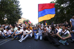 Жители Еревана организовали сбор средств в поддержку демонстрантов