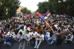 Армянские демонстранты сформировали новую координационную группу