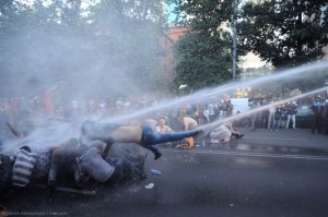 На рассвете Полиция Армении разогнала протестную акцию