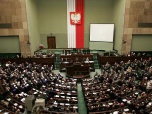 В Польше ушли в отставку три министра и спикер Сейма