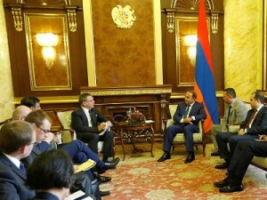 Премьер Армении принял главу МИД Чехии