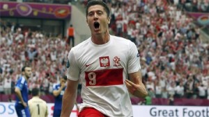 Роберт Левандовский забил 3 гола за последние 4 минуты в матче с Грузией