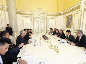 Пекин придает важность углублению сотрудничества с Ереваном в разных сферах