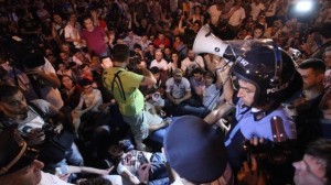 На площади Свободы задержали призывавшего к вооруженному нападению мужчину