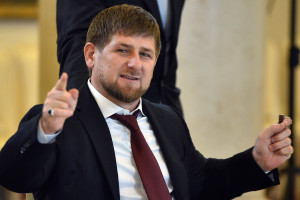 Кадыров превзошел Путина и поймал сома весом 73 килограмма