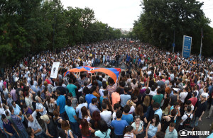 Решающий митинг на проспекте Баграмяна - Смотреть онлайн