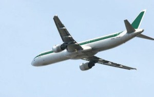 Летевший из США в Кувейт самолет развернули в небе над Европой