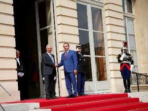 Франция готова углублять дружбу с Арменией - Клод Бартолон