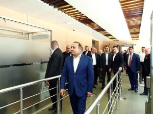 Премьеры Армении и Грузии посетили КПП на границе с Россией
