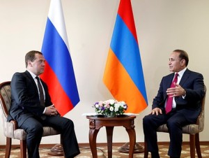 Премьер-министра Армении вызвали "на ковер" в Кремль