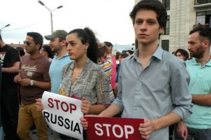 «Россия – оккупант!, Stop Russia!»: Акция протеста в Тбилиси