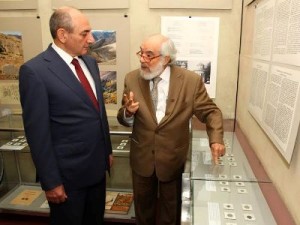 Президент Саакян посетил историко-краеведческий музей Арцаха