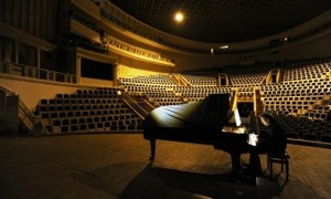 Юный армянский музыкант стал призером международного конкурса пианистов в Испании