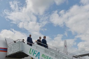 Серж Саргсян и Овик Абраамян тем же самолетом возвратились из России в Ереван
