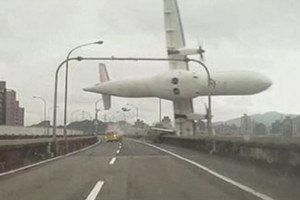 «Вау, я отключил не тот двигатель». Установлена причина крушения самолета на Тайване