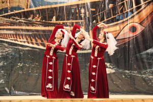 Обучение национальным танцам в армянской школе станет шагом на пути воспитания патриотов - литературовед