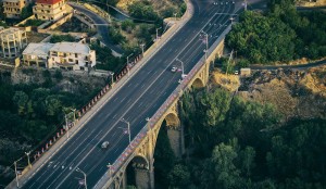 Женщина пыталась броситься с моста Победы в Ереване