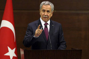 Вице-премьер Турции обвиняется в сексизме