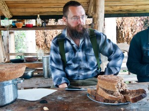 Стерлигов хочет наладить в Карабахе выпечку лепешек в дровяном тандыре как 500 лет назад