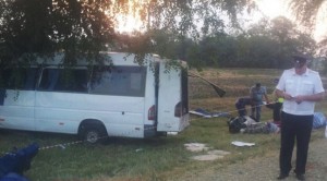 Микроавтобус Ереван-Анапа попал в ДТП. есть погибшие и раненые