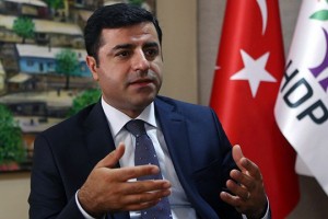 Давутоглу хочет сформировать оппозицию, но Эрдоган не позволяет: Демирташ