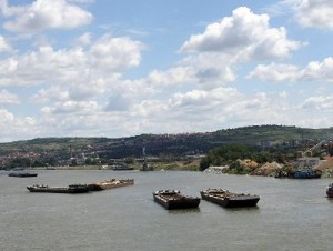 В Румынии из-за обмеления Дуная оказались заблокированы суда с туристами